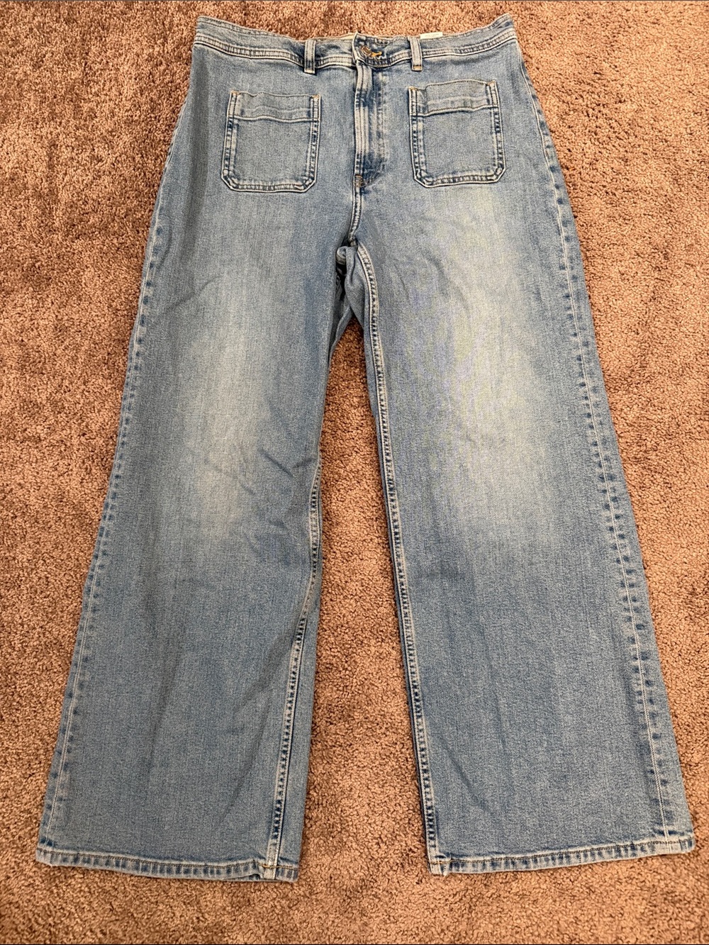 Everlane Light Wash Wide-Leg Jeans with Front Patch Pockets